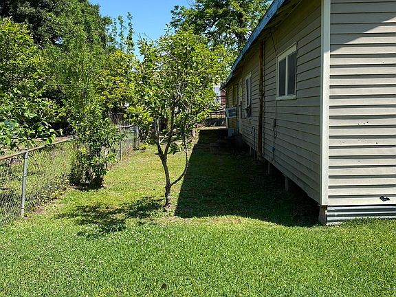 3rd image of 309 Maude Ave