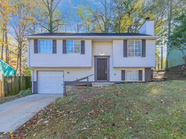 2076 Scarbrough Dr, Stone Mountain, GA 30088