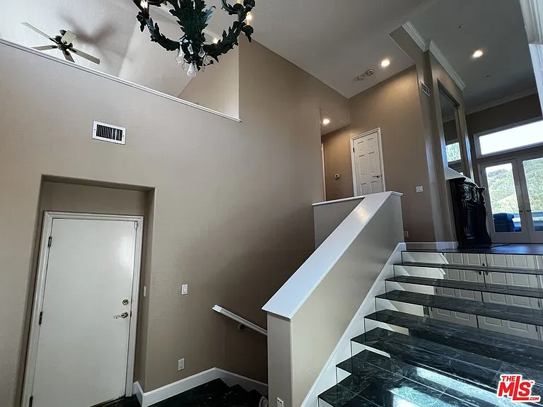 2357 Brookshire Ln — Photo 2