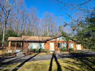 6132 Lakeview Ln, Swiftwater, PA 18370