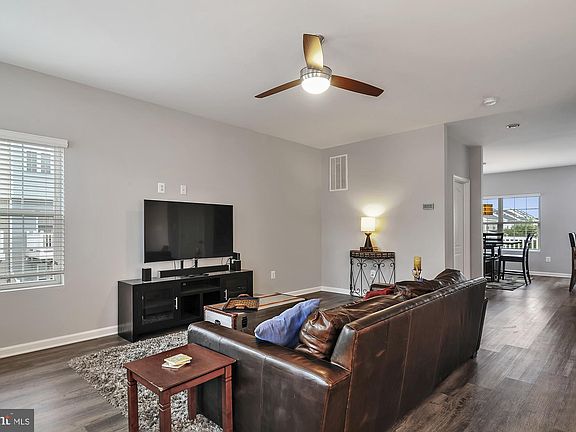 5th image of 21108 Brunswick Ln