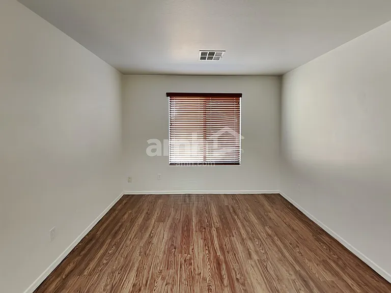 1497 E Magnum Rd — Photo 8