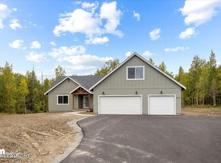 8845 E Honey Bear Cir, Palmer, AK 99645