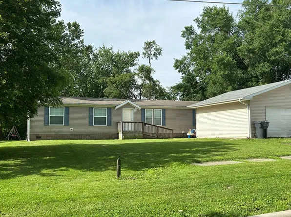 627 W 3rd St, Lamoni, IA 50140