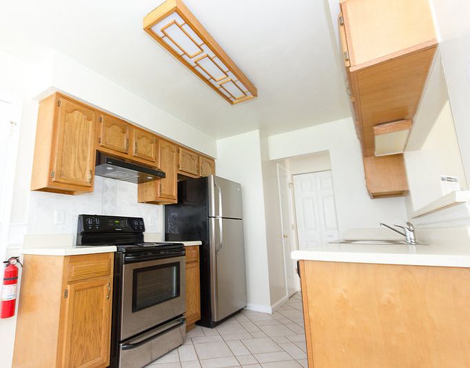 2nd image of 320 Ferguson Bnd