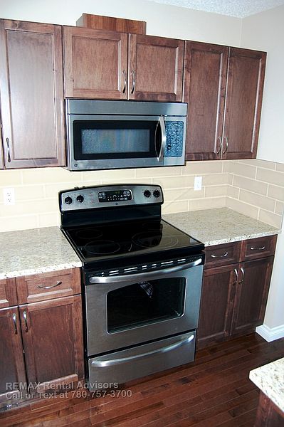 Edmonton Apartment for rent - 3 Bedrooms — photo 2