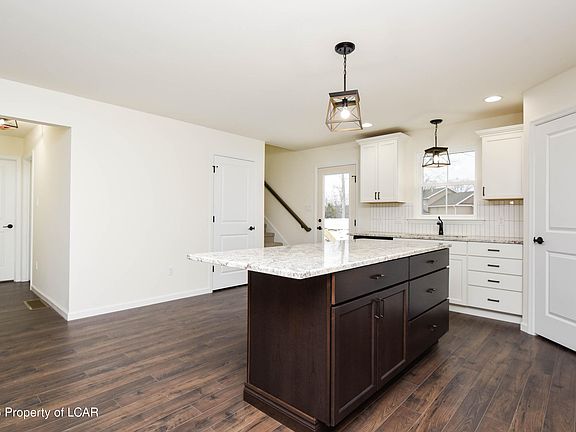 3rd image of 50 Saddle Ridge Dr