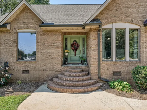 7146 Sifford Rd, Stanley, NC 28164