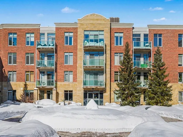 205 Bolton St #315, Ottawa, ON K1N 1K7