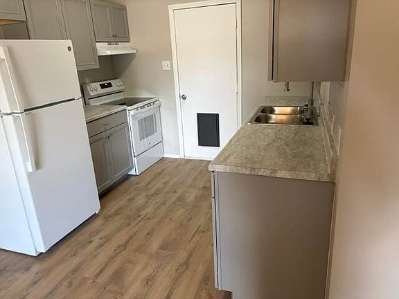 3rd image of 1121 Toby Ln