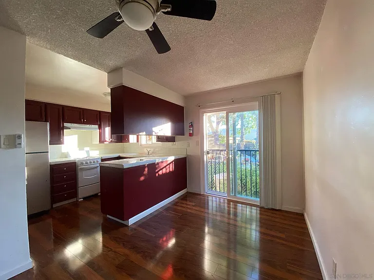 253 N Cedar St — Photo 7