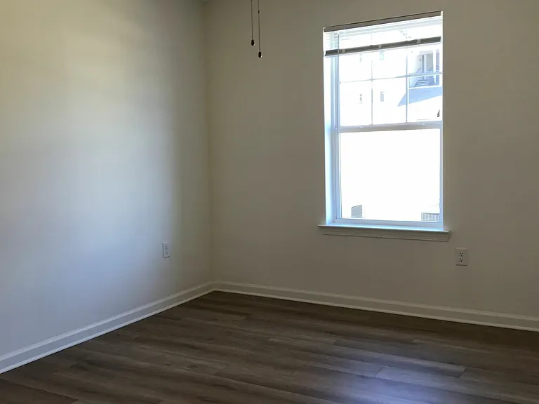Bedroom w/Ceiling Fan