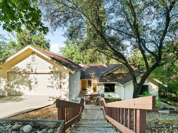 331 Timberline Ln, Auburn, CA 95603