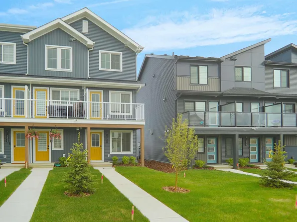 1211 Keswick Dr SW #3, Edmonton, AB T6W 4T4