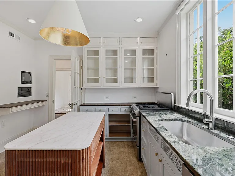 2318 Mimosa Pl — Photo 7