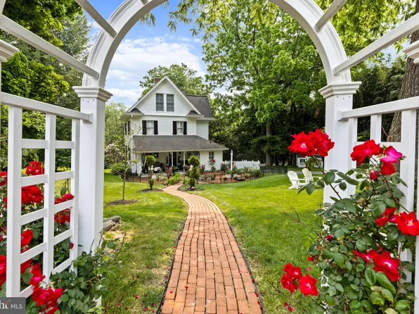 18907 Hillcrest Ave, Parkton, MD 21120