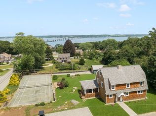 44 Top Hill Rd, Saunderstown, RI 02874