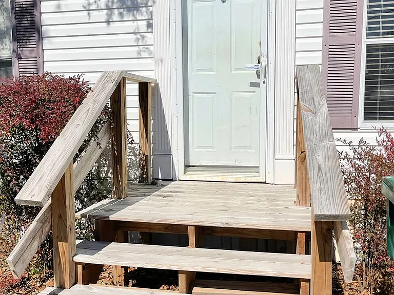 208 Casper Dr #7 — Photo 2