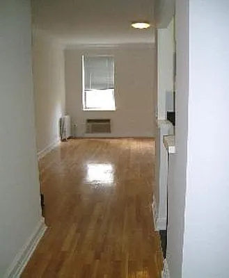 Rented by 4 Points Properties | media 8