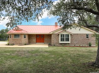 873 County Road 375, San Antonio, TX 78253