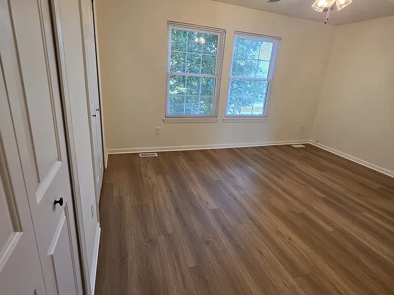 1123 Windmill Way N — Photo 11