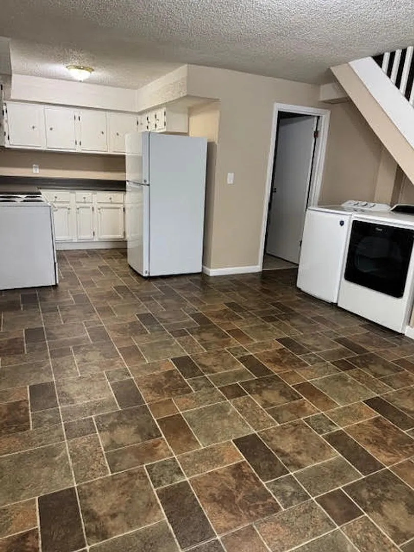 405 Myrtle Street — Photo 3