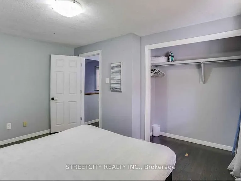 1337 Victoria Dr #UPPER — Photo 8