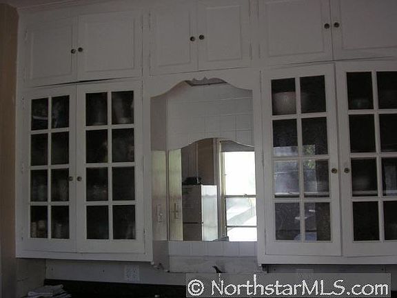 4th image of 469 Saint Clair Avenue