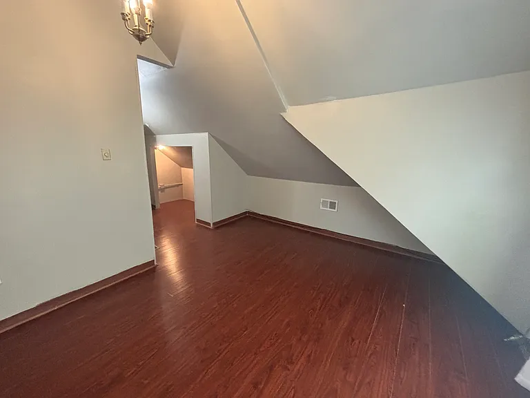 2049 N Kilpatrick Ave — Photo 9