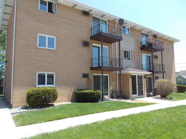 2822 186th St APT 2N, Lansing, IL 60438