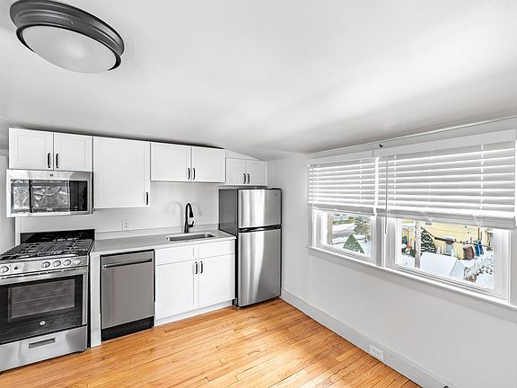 3rd image of 107 Caroline St APT 6