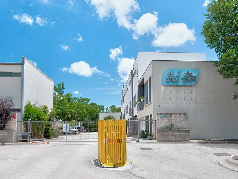 4801 S Congress Ave #H1 — Photo 3
