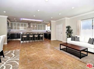 5354 Lindley Ave APT 301, Encino, CA 91316