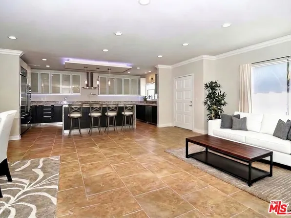 5354 Lindley Ave APT 301, Encino, CA 91316