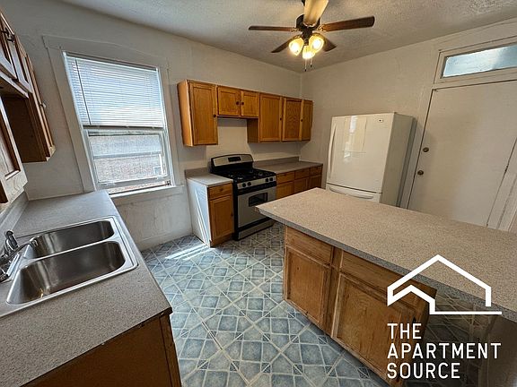 4th image of 5438 W Potomac Ave #2W