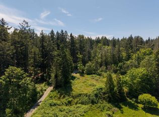 1220 Clayton Rd, North Saanich, BC V8L5M3