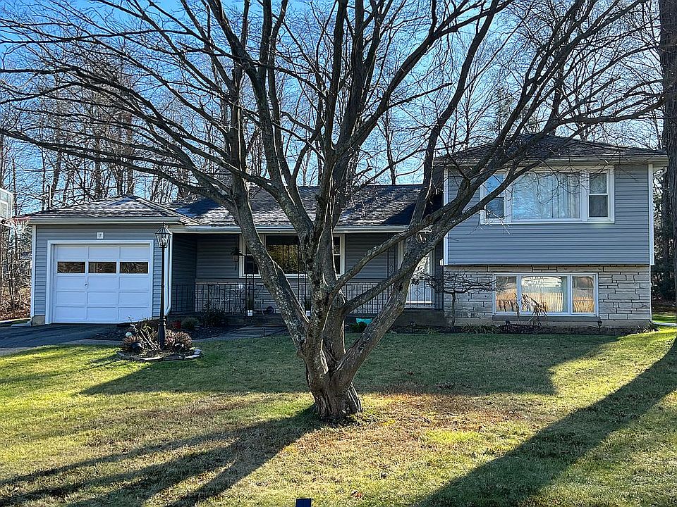 2nd image of 7 Coral Dr