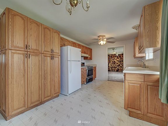 5th image of 2860 SE Flaiz Ct