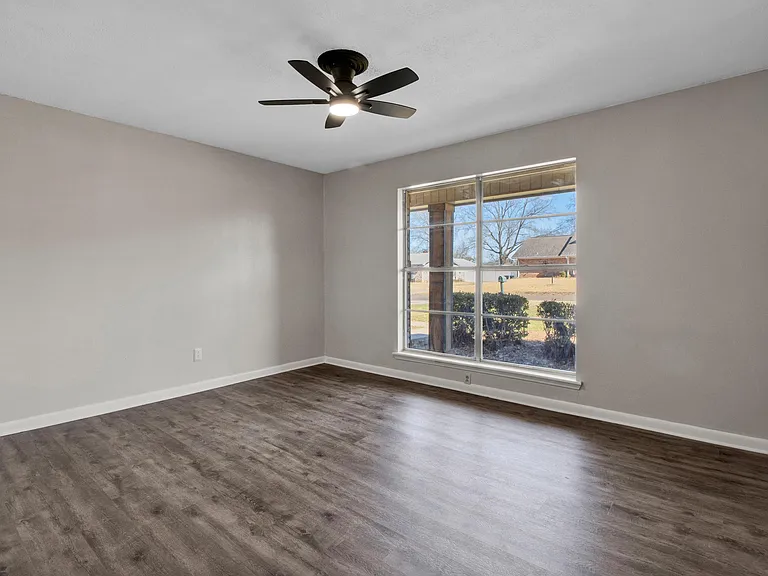 413 Dawn St — Photo 19