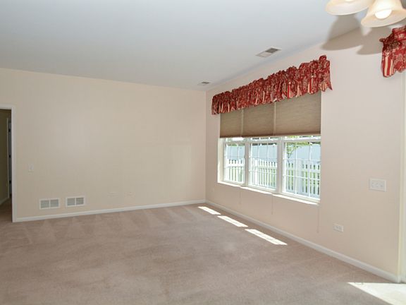 4th image of 13235 Meadowlark Ct