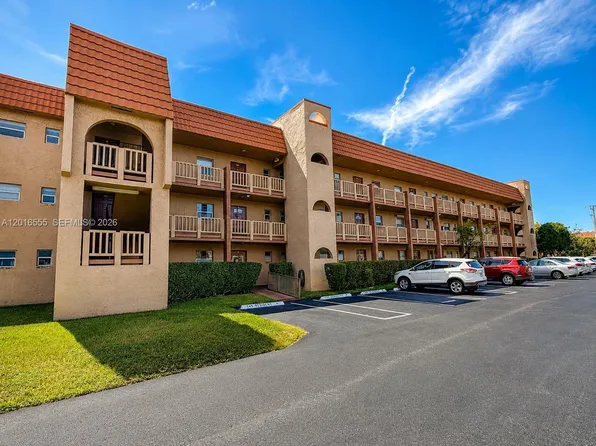 9800 Sunrise Lakes Blvd APT 202, Sunrise, FL 33322