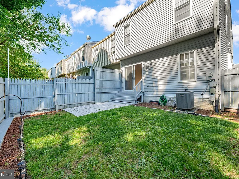 17515 Sabrina Ter — Photo 42