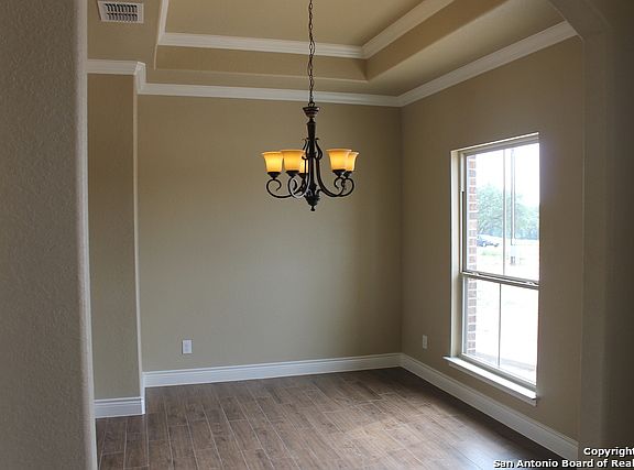 3rd image of 117 Westfield Lndg