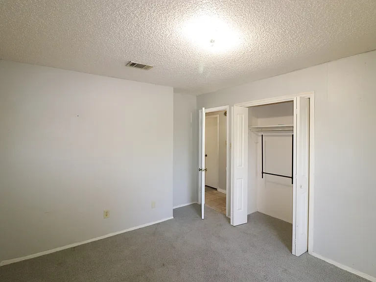7340 Folkstone Dr — Photo 9