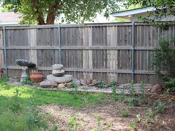 Spacious backyard