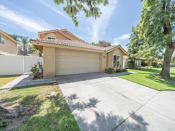 3rd image of 7895 Valencia Ct