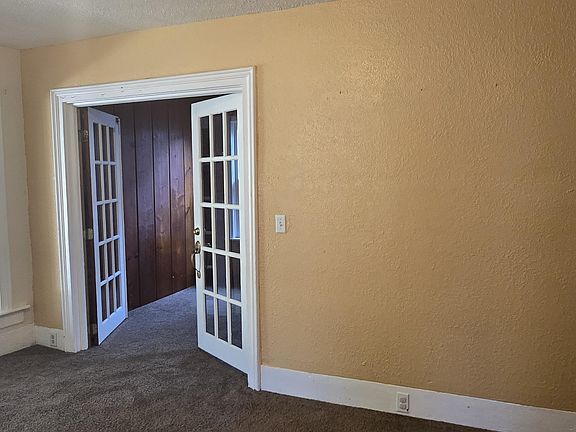 3rd image of 907 Holgate Ave