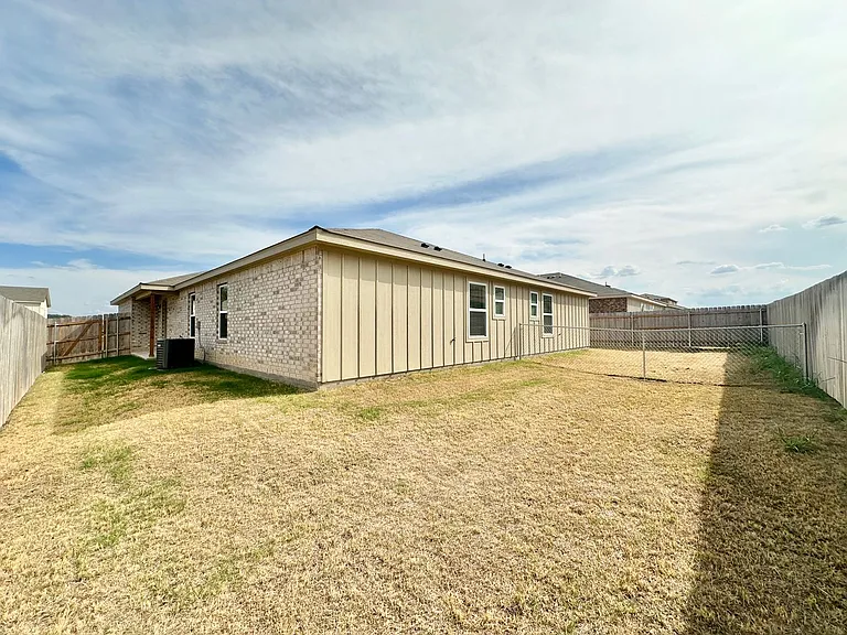 1708 Clovis Dr — Photo 47