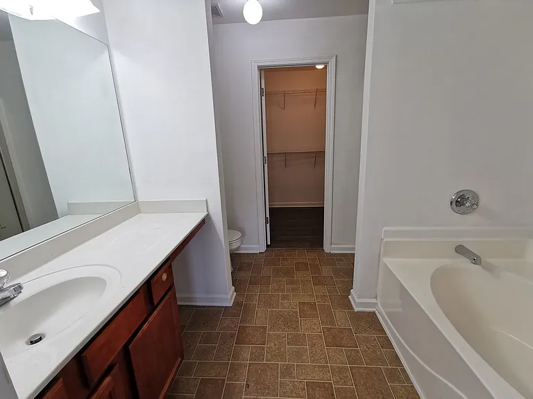 2073 Executive Dr — Photo 23