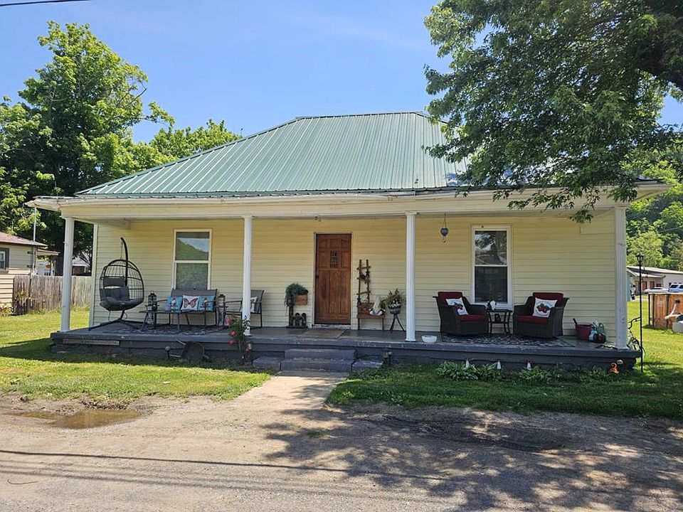 1st image of 107 S Maple Ln